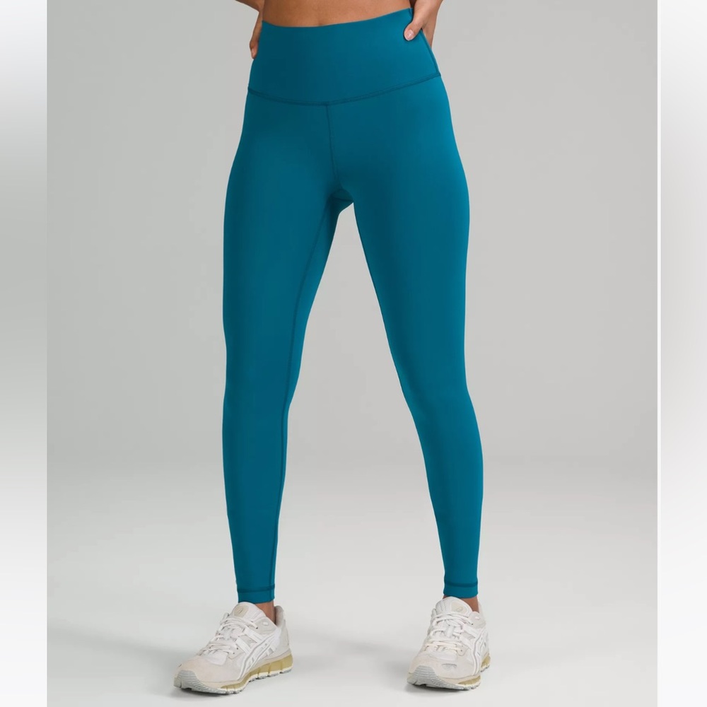 Lululemon Wunder Train high rise tight 28 inch inseam size 8 color capri